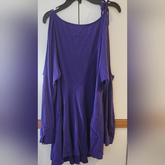 FREE PEOPLE. Size S/P.  Cold-Shoulder Purple Long-Sleeve Tunic Swing Dress. $18 - Picture 14 of 16